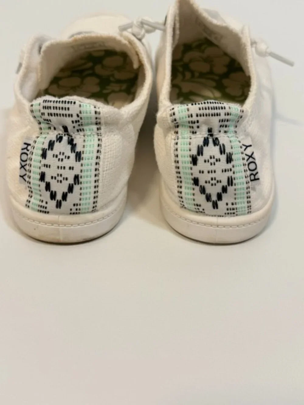 Roxy Bayshore White Sneakers Washable Size 8